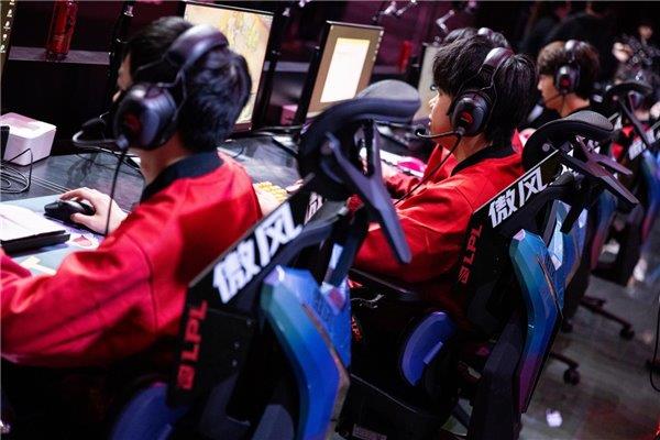 盟职业赛指定用椅 傲风G7凭啥这么火瓦力游戏app明星直播同款 英雄联(图6)